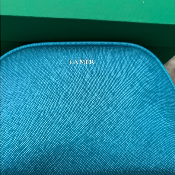 La Mer Skincare Collection with Green Box and Blue Pouch - Picture 5 of 8